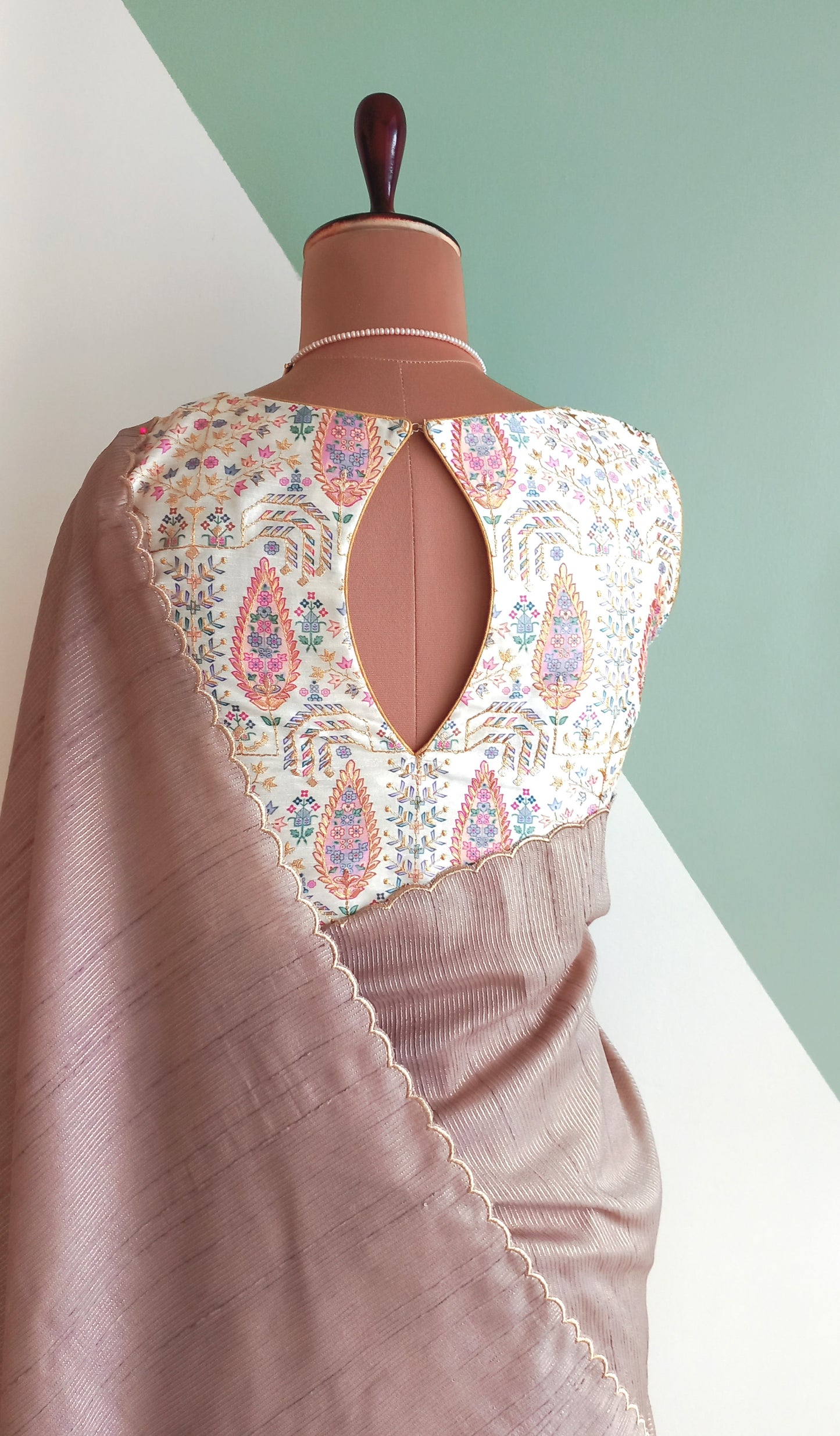 Grey Scallop Saree