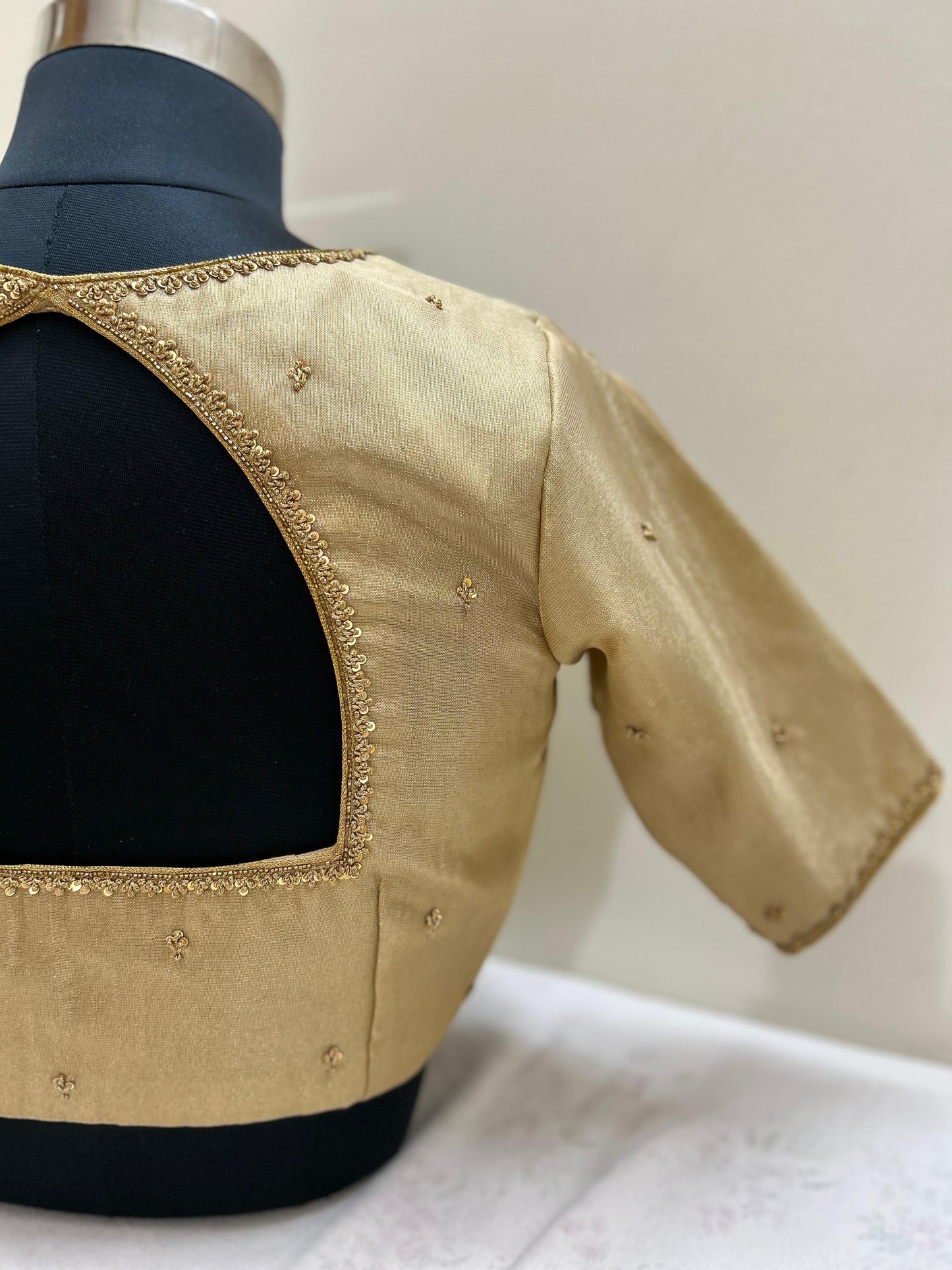 gold ready made blouse-Alankrutha