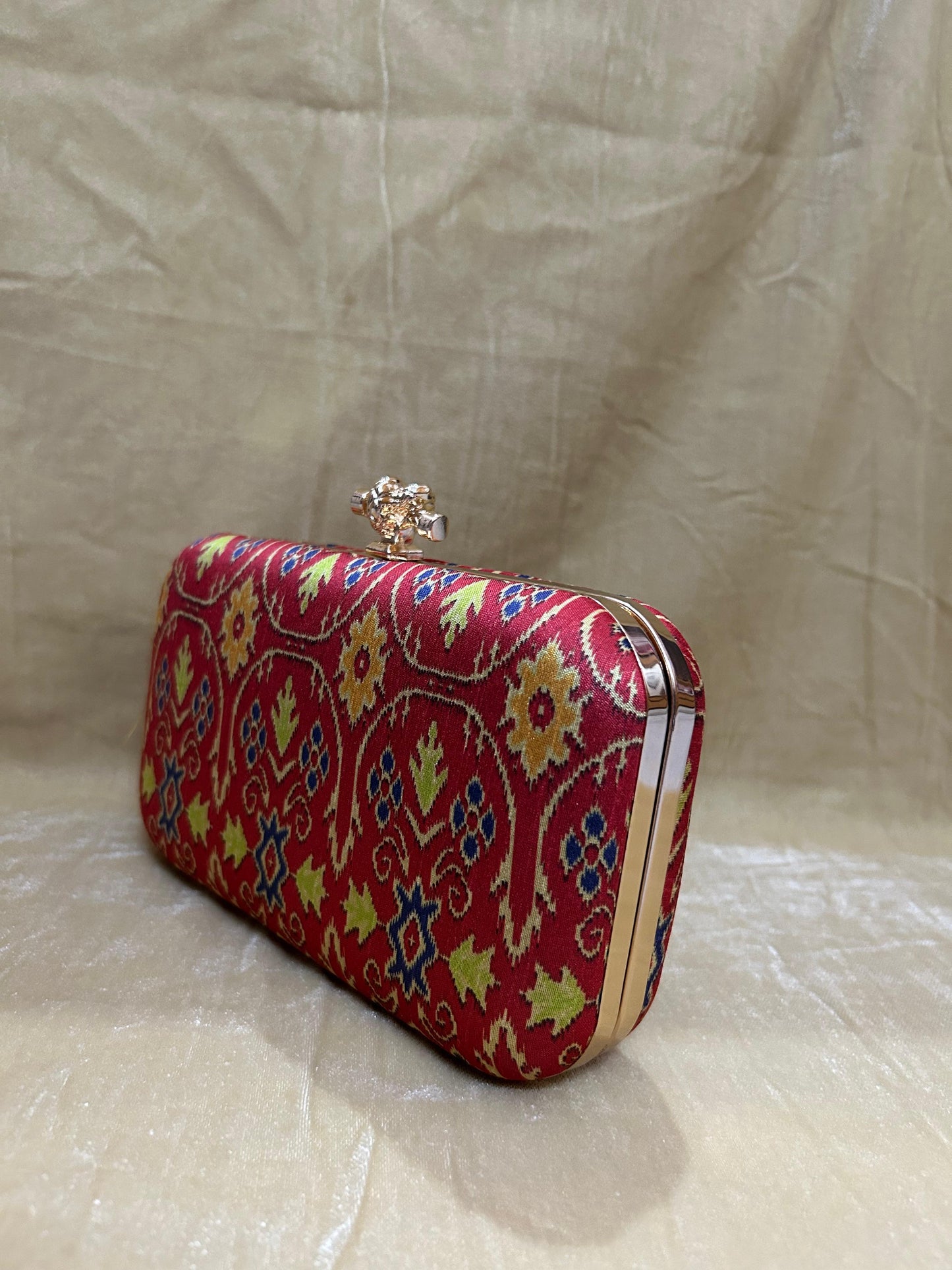 Red Patola Clutch-Alankrutha