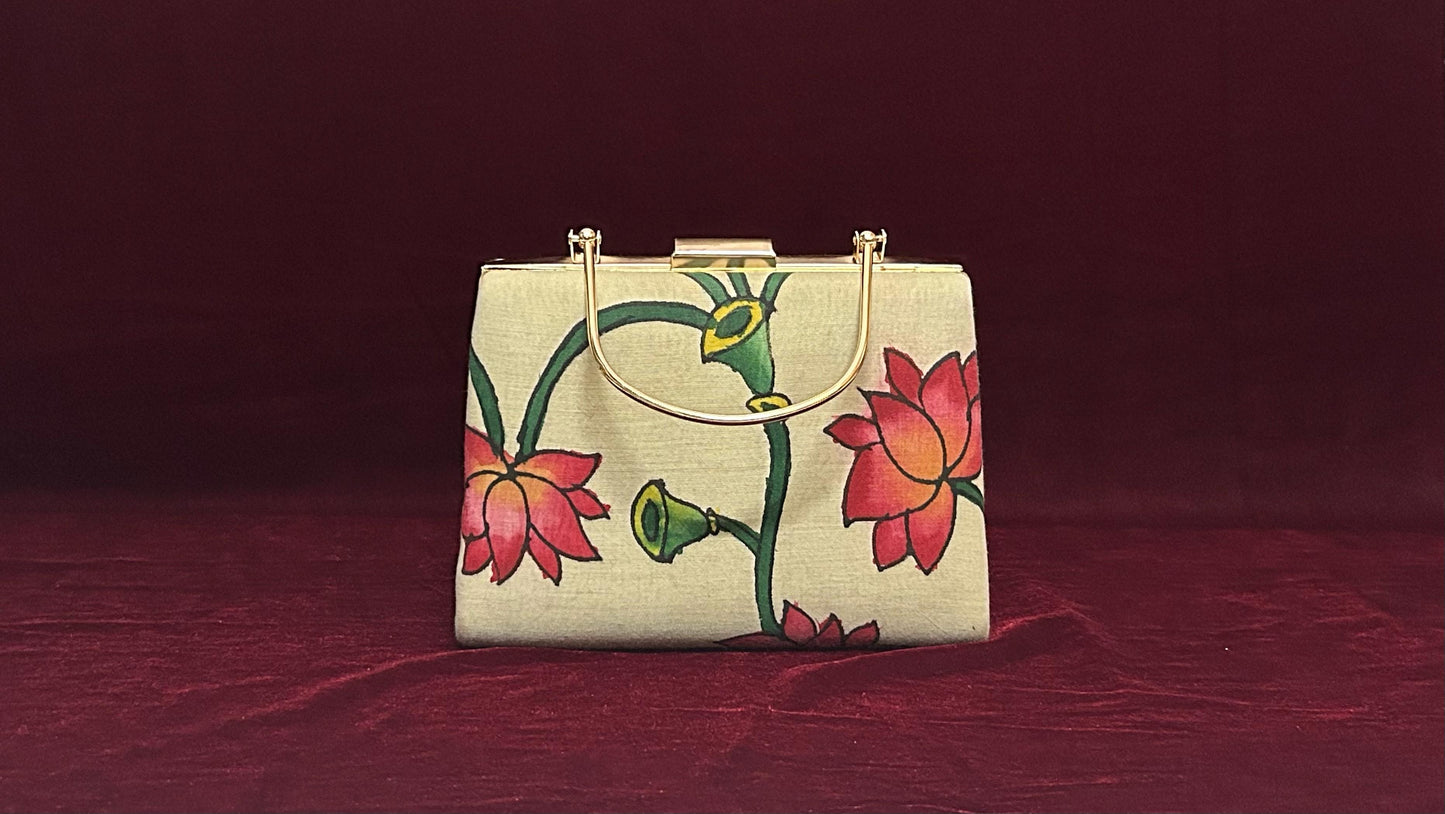 PenPichwai Clutch-Alankrutha