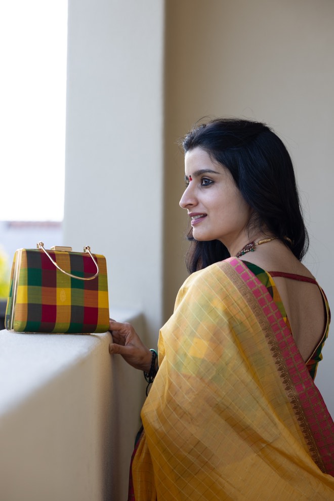 Palam silk Checks Clutch
