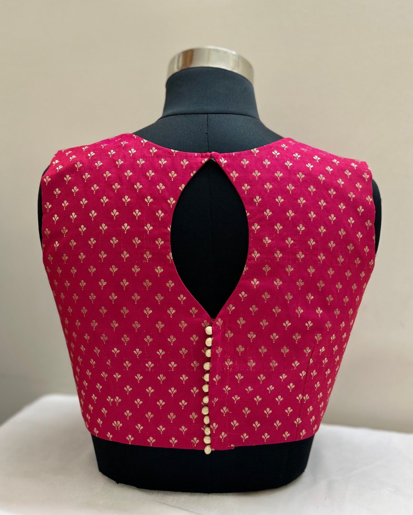 Sleeveless Silk Blouse/croptop