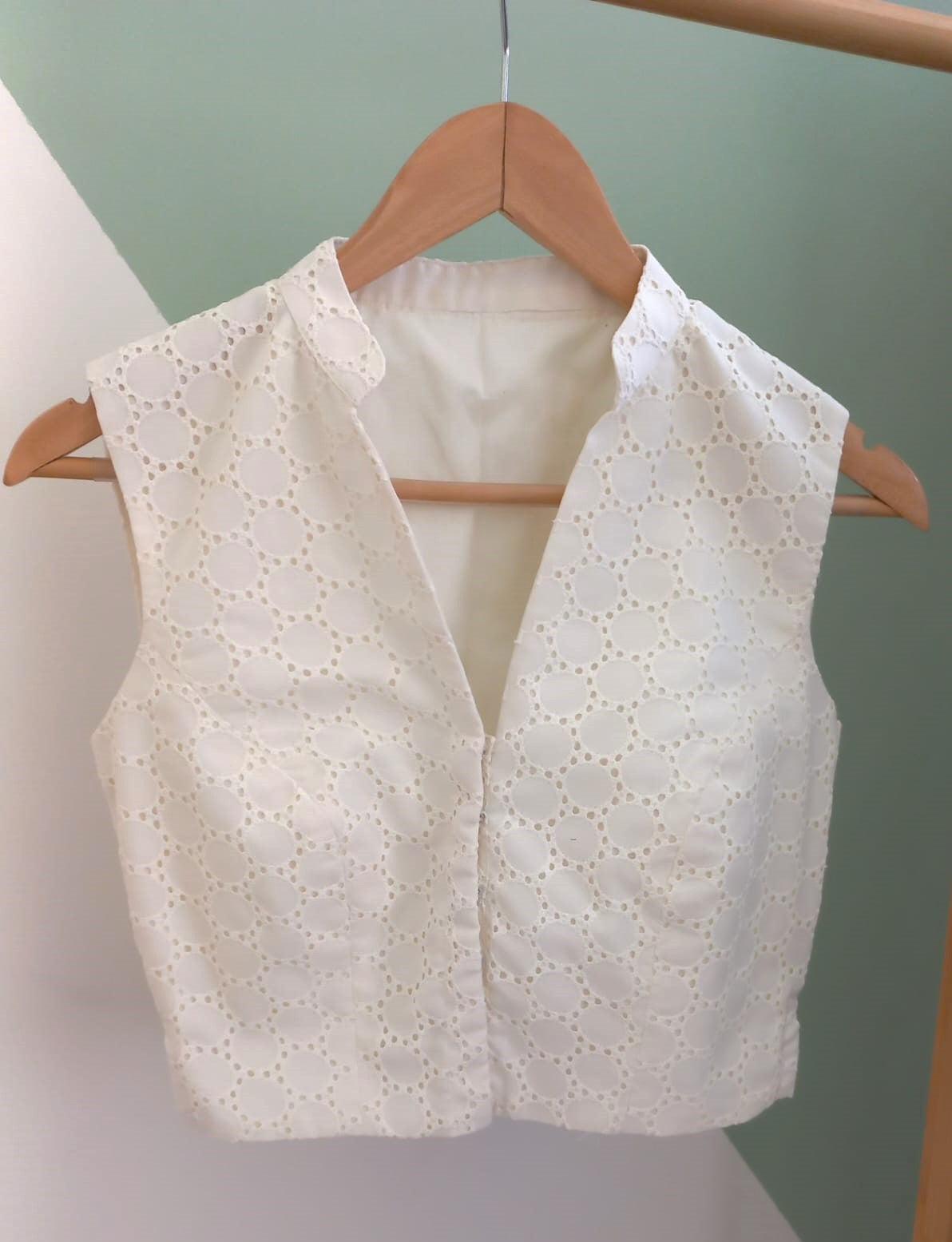 Sleeveless Collar Hakoba  Blouse