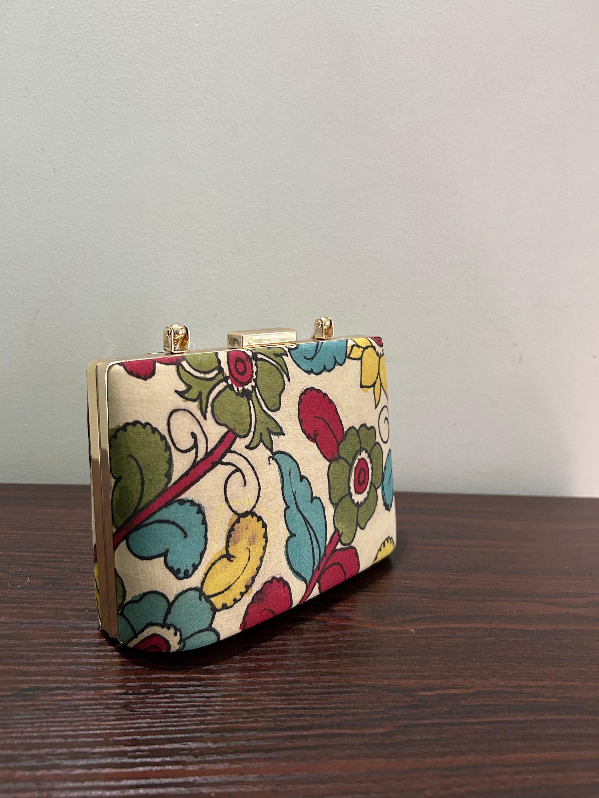 Handcrafted CLutch-Alankrutha