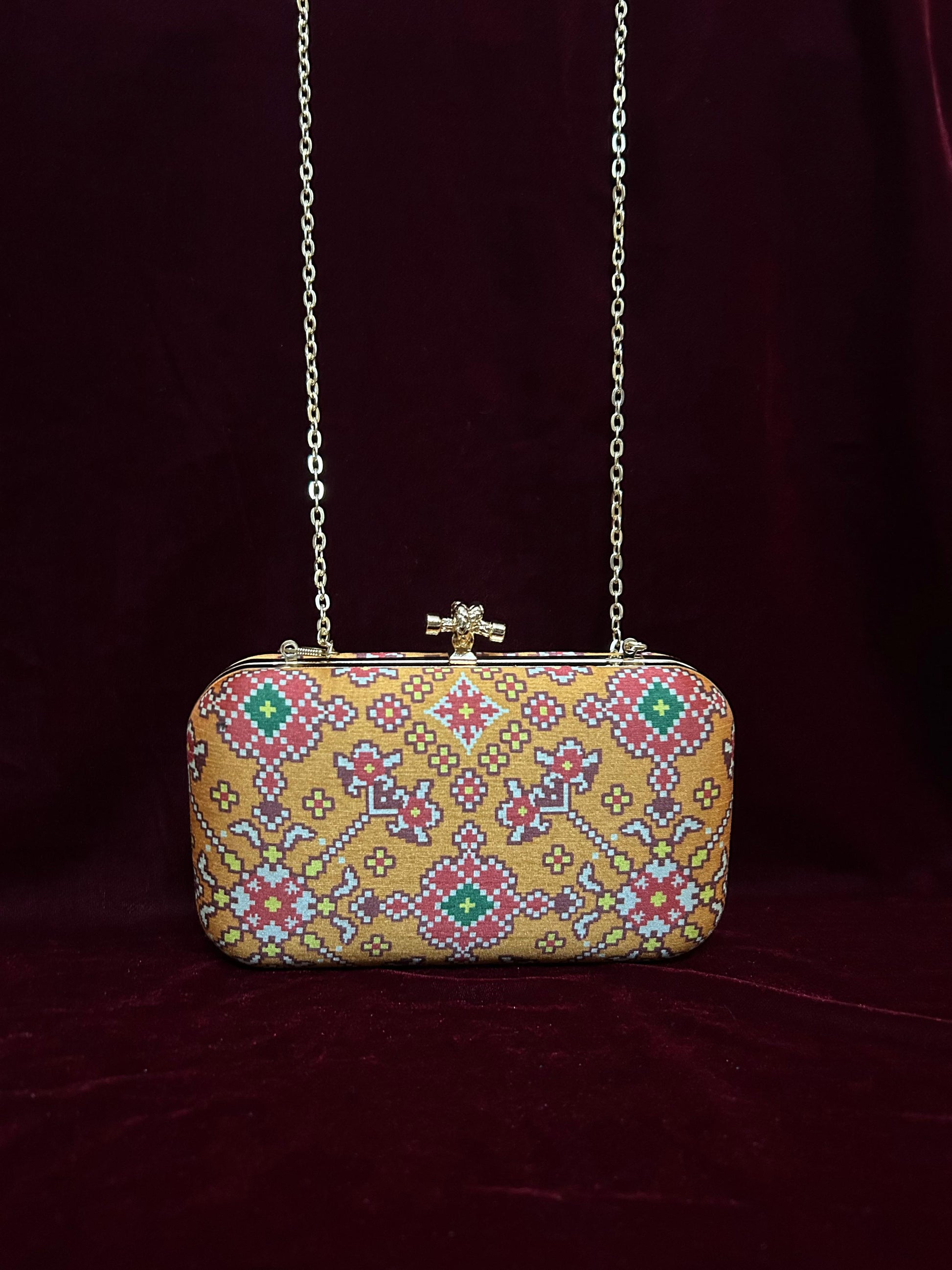 semisilk patola clutch-Alankrutha