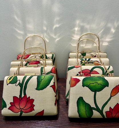 Pen Pichwai Clutch -Alankrutha