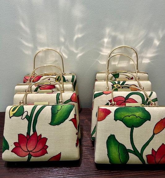 Pen Pichwai Clutch -Alankrutha
