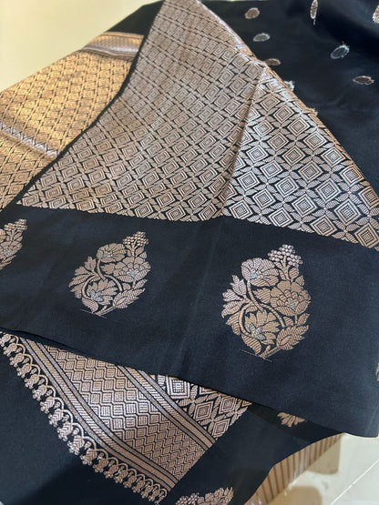 Semi Raw Mango Banaras saree with blouse fabric